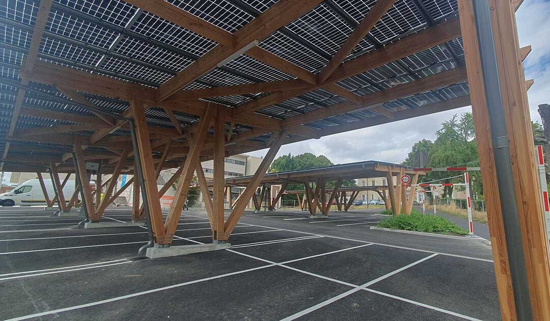 Installation d’ombrières photovoltaïques | Université de Bordeaux